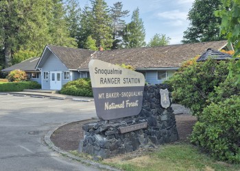 Snoqualmie Ranger Station sign in front of District Office