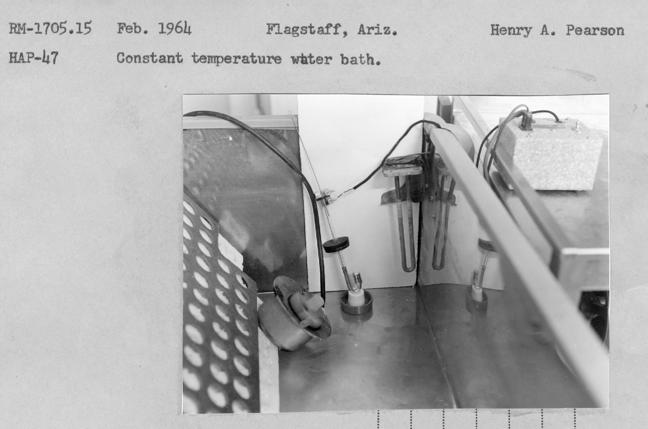 Constant temperature water bath. RM-1705.15 Constant temperature water bath. RM-1705.15