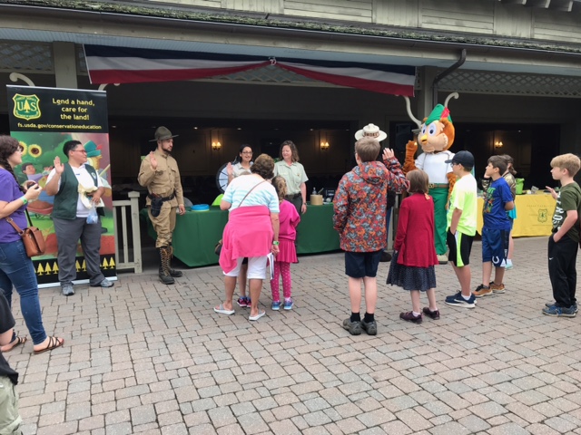 Photo: Kids taking Junior Ranger oath.