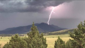 6.13.19 Lightening Striking Canyon Mountain