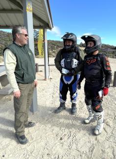 Randy Roth speaks to German Lopez and Manuel Corrales