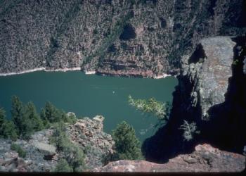 Boat on Flaming Gorge Reservoir - small