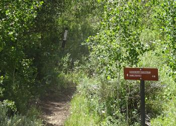 Gooseberry equestrian trailhead with sign