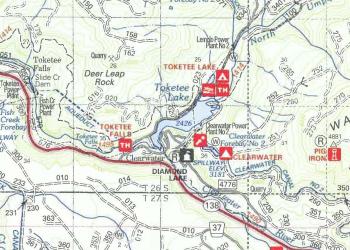 A zoomed in squaree of an Umpqua National Forest map that features recreation areas like Toketee Lake, Toketee Falls, Diamond Lake Ranger Station, and Clearwater Campground.