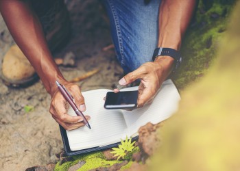 AdobeStock_479756710 Researcher