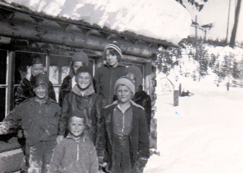 Children in front of Ford Schoolhouse