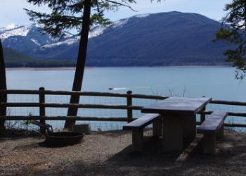 A picnic table at Hungry Horse Reservoir