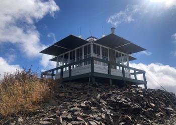 Image of the Cougar Peak Lookout cabin.