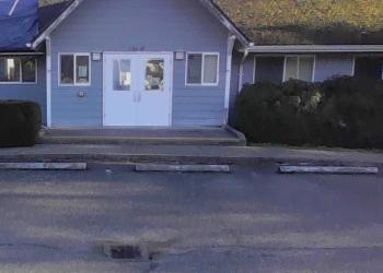 Front door of the Snoqualmie Ranger District North Bend Office