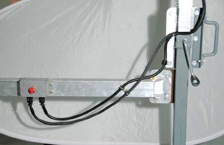 Photo of the jack support assembly and the route of the electrical wires that lead to the kill switch.