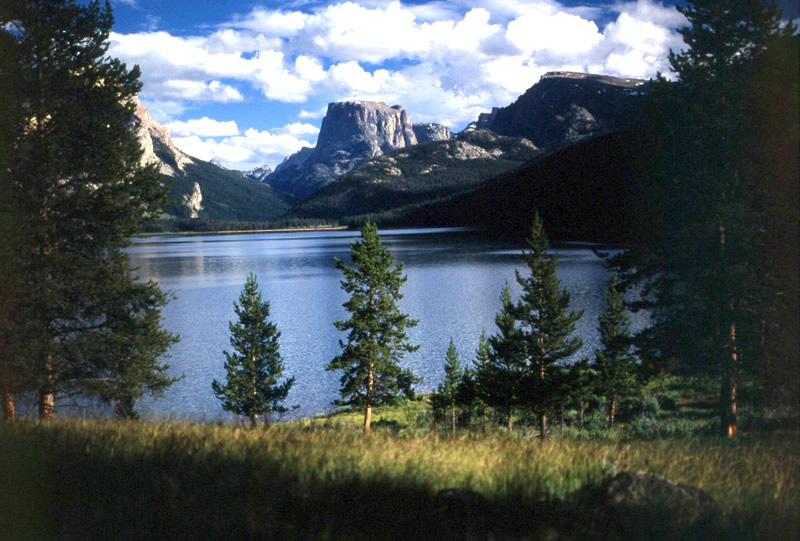 Green River Lakes and Squaretop Mountain